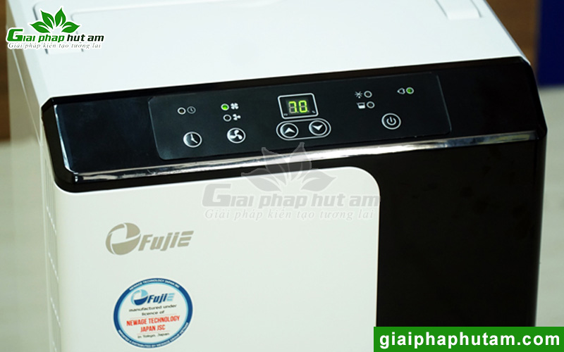 FujiE HM630EN trang bị bảng điều khiển hiện đại