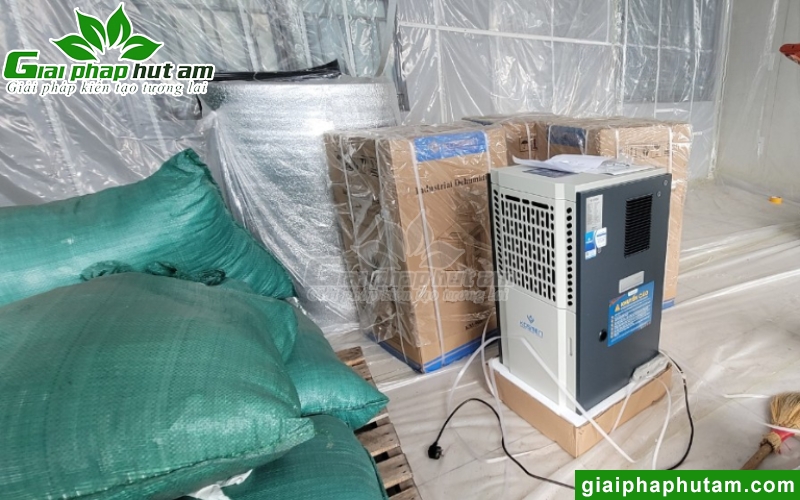 hình ảnh lắp máy hút ẩm bảo quản sơn tại kcc bắc ninh 