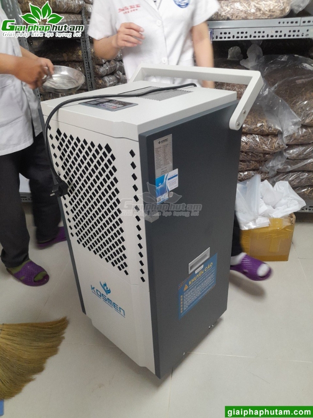 Hình ảnh Lắp Máy Hút Ẩm Bảo Quản Máy Móc, Phụ Tùng Tại CTY Bảo Gia Long 1