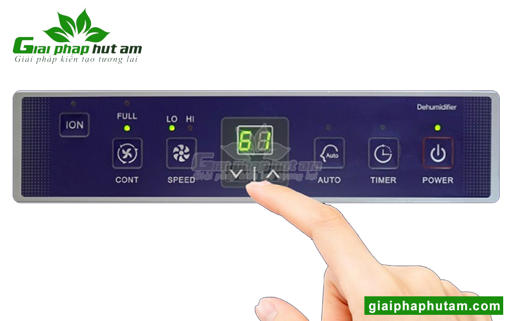 màn hình điều khiển dễ sử dụng của Máy hút ẩm công nghiệp Fujihaia DH70B