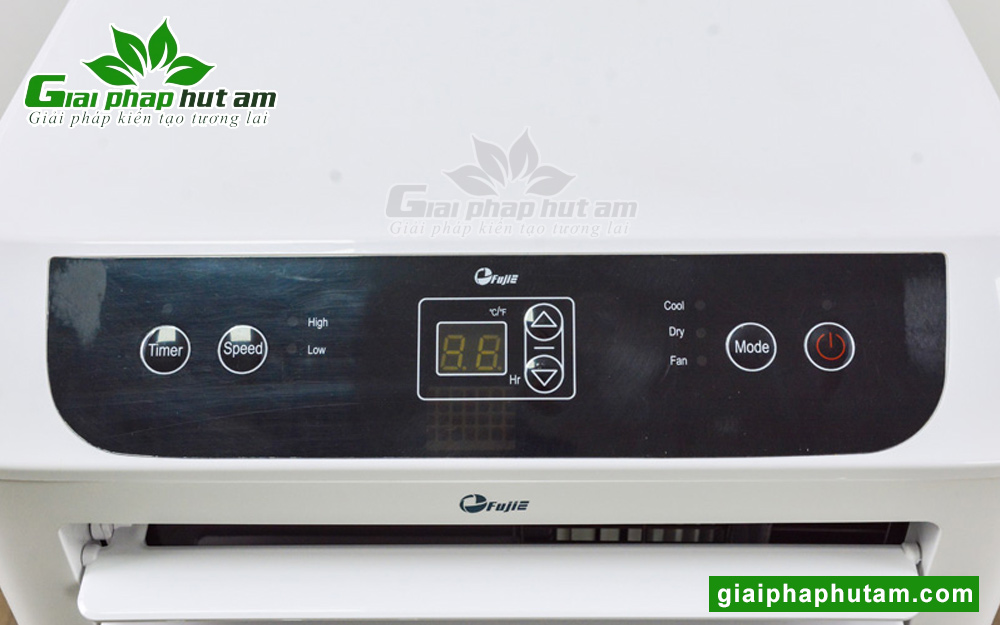 Màn hình điều khiển của máy lạnh di động FujiE MPAC10
