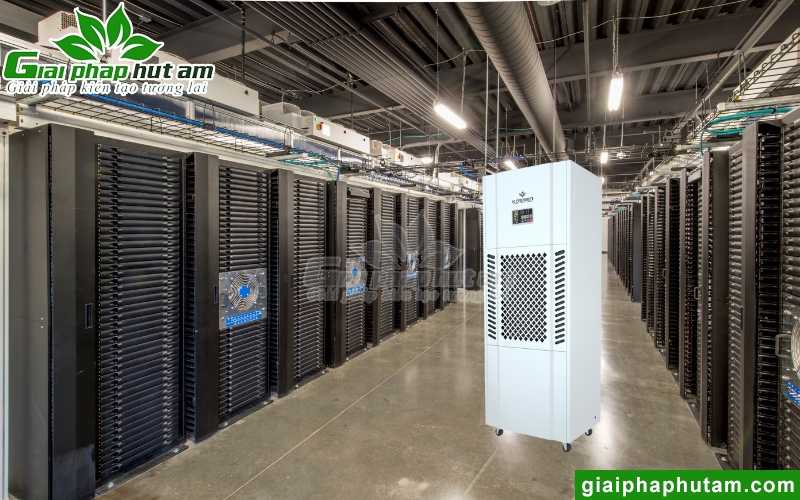 Kiểm soát ẩm với Máy hút ẩm cho phòng máy chủ server