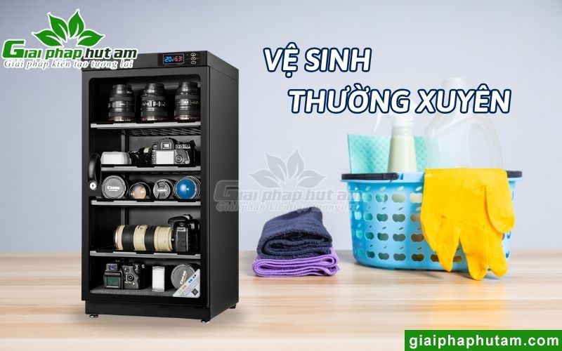 Vệ sinh lau chùi tủ chống ẩm sau 1 thời gian sử dụng